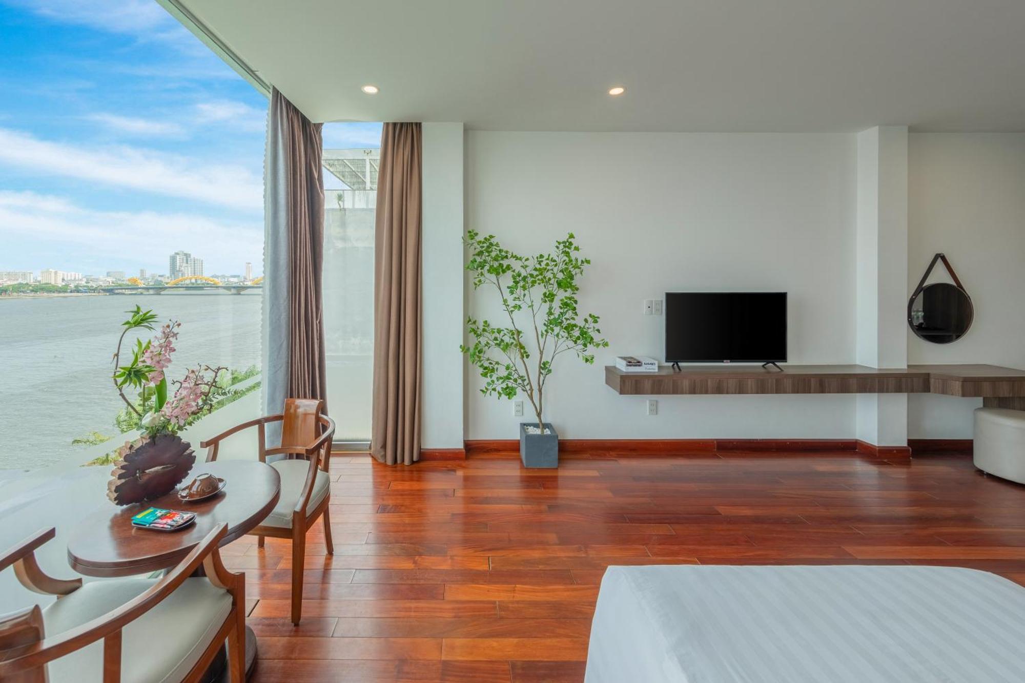 Hoang Linh Riverside Hotel Danang 外观 照片